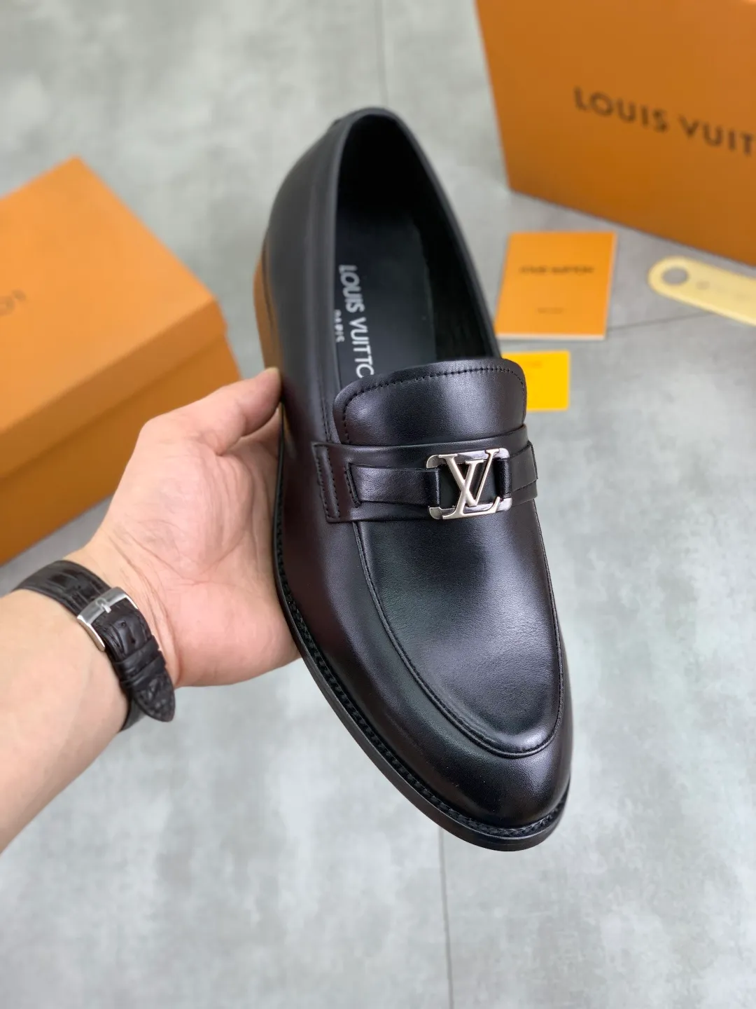 Men's Men's Shoes 💰P420 [New Style] 💰Yangli💎💎💎[Louis Vuitton] LV high-end men's formal business leather shoes, original order 1:1! Original imported calfskin, original metal buckle, imported sheepskin lining for feet, original outsole, men's shoe size: 39-45 (38.46 customized) black optional